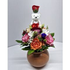 Biedermeierstrauß bunt, Blumenstrauß mit Bär